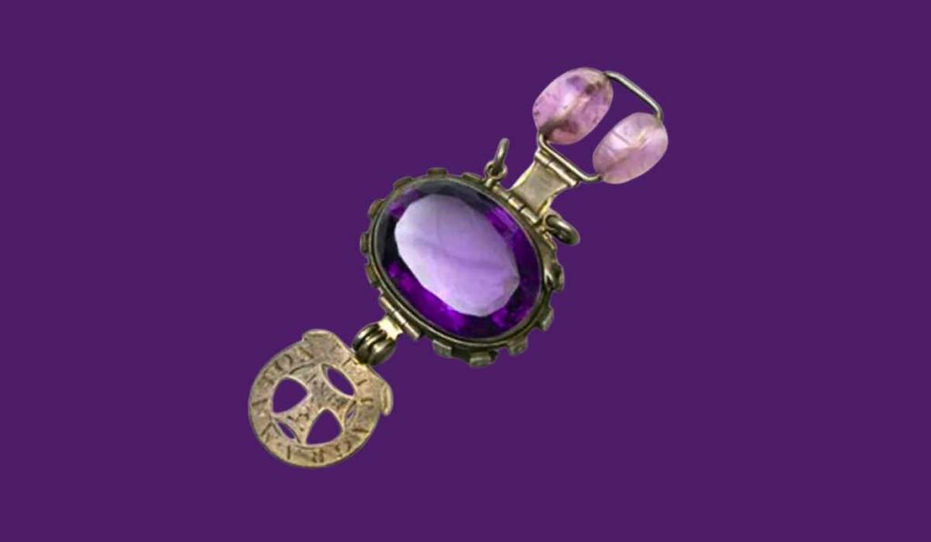 The Delhi Purple Sapphire - the cursed gemstone