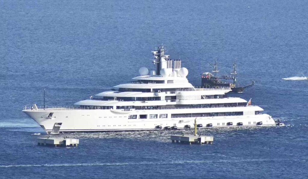 super yacht The Eclipse owned by Roman Abramovich
